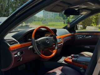 2007 Mercedes-Benz S-Класс 500 V (W221), чёрный, 1400000 рублей, вид 2
