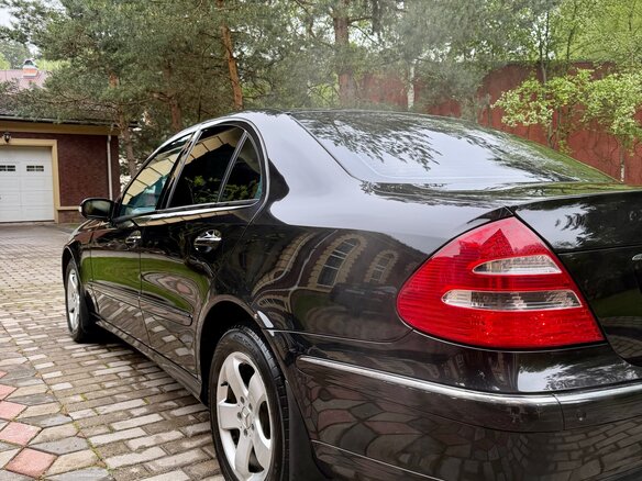 2004 Mercedes-Benz E-Класс 320 III (W211, S211), чёрный, 1400000 рублей - вид 6