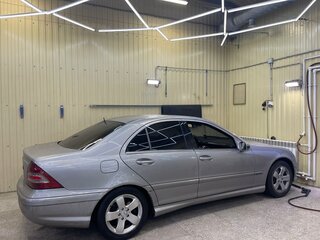 2005 Mercedes-Benz C-Класс 230 II (W203) Рестайлинг, серый, 450000 рублей, вид 3
