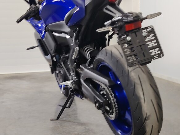 2023 Yamaha YZF-R7, синий, 849000 рублей - вид 6