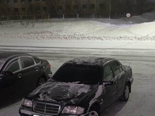 1997 Mercedes-Benz C-Класс 180 I (W202), синий, 220000 рублей, вид 2