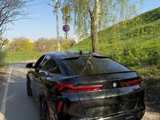 2020 BMW X6 M Competition III (F96), чёрный, 11000000 рублей, вид 4