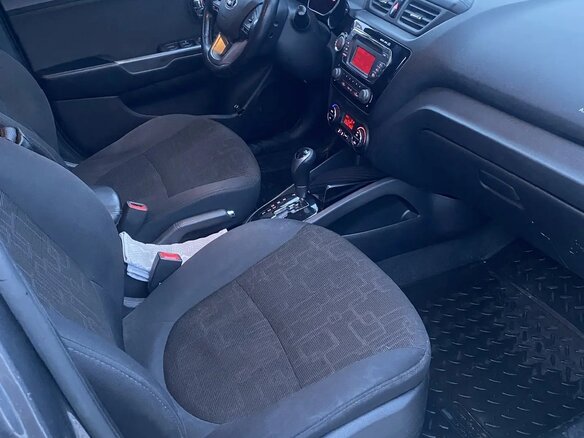 2013 Kia Rio 4-speed III, серый, 1060000 рублей - вид 4