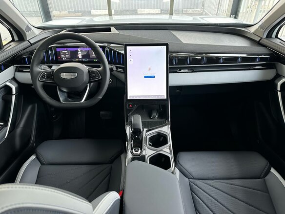 2026 Geely Atlas II, белый, 4119990 рублей - вид 4