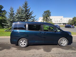 2019 Toyota Voxy III (R80) Рестайлинг, синий, 2100000 рублей, вид 3