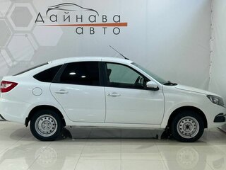 2026 Lada (ВАЗ) Granta I Рестайлинг, белый, 1131000 рублей, вид 4