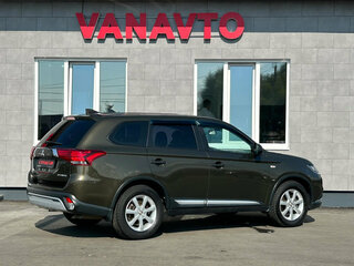 2018 Mitsubishi Outlander III Рестайлинг 3, коричневый, 2000000 рублей, вид 5