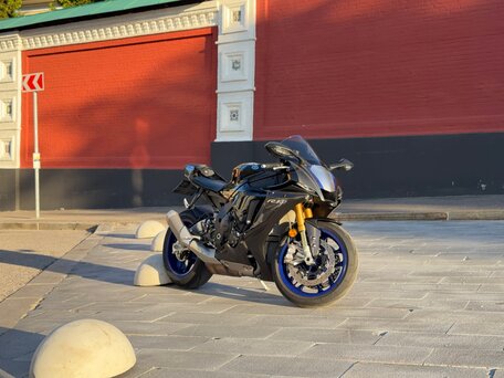 2021 Yamaha YZF-R1M, чёрный, 2375000 рублей, вид 1