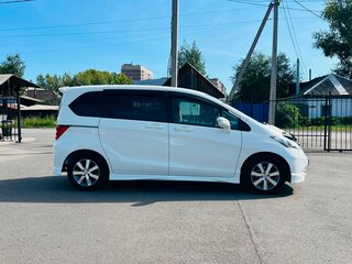 2010 Honda Freed I, белый, 1049000 рублей, вид 5