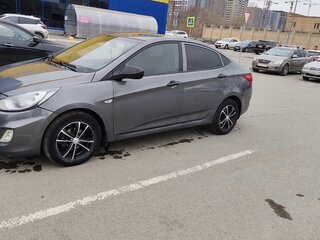 2014 Hyundai Solaris I Рестайлинг, чёрный, 440000 рублей, вид 2