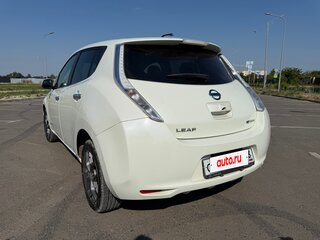 2012 Nissan Leaf I (ZE0/AZE0), белый, 699000 рублей, вид 4