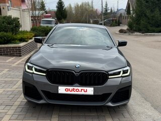 2021 BMW 5 серии 520d xDrive VII (G30/G31/G38) Рестайлинг, серый, 4300000 рублей, вид 3