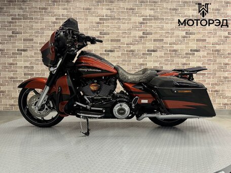 2016 Harley-Davidson CVO Street Glide, чёрный, 1900000 рублей, вид 3