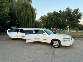 2002 Lincoln Town Car III, белый, 460000 рублей, вид 4