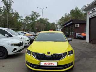 2019 Skoda Octavia III (A7) Рестайлинг, серый, 1800000 рублей, вид 4