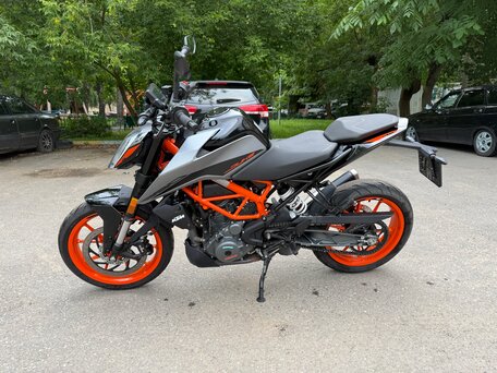 2022 KTM 390 Duke, серый, 550000 рублей, вид 2
