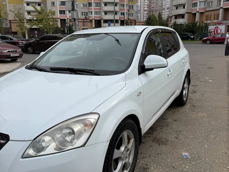 2009 Kia Ceed I, белый, 570000 рублей, вид 1