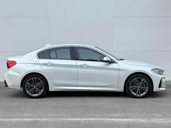 2022 BMW 1 серии 120i III (F52) Рестайлинг, белый, 1420000 рублей - вид 13