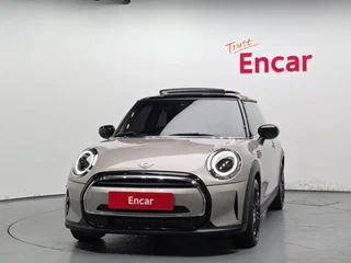 2023 Mini Hatch Cooper III (F55/F56) Рестайлинг 2, бежевый, 1980000 рублей, вид 2
