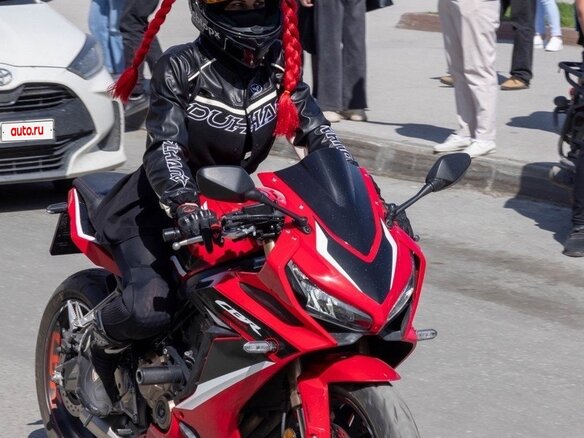 2021 Honda CB 650R, красный, 1000000 рублей - вид 1