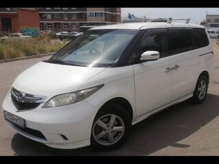 2004 Honda Elysion I, белый, 1200000 рублей, вид 2