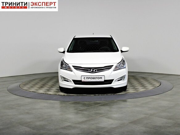 2015 Hyundai Solaris I Рестайлинг, белый, 985000 рублей - вид 1