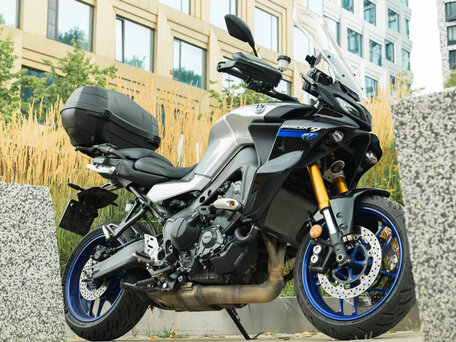 2021 Yamaha Tracer 9, серый, 1350000 рублей, вид 2