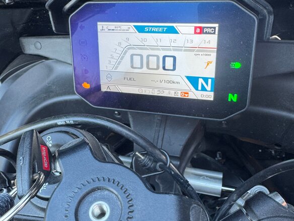 2022 Aprilia RSV4, чёрный - вид 8