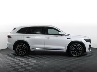 2026 Geely Monjaro (Xingyue L) I Рестайлинг 2 (China Market), белый, 4189000 рублей, вид 4