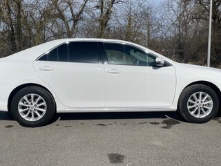 2012 Toyota Camry Japan Market VII (XV50), белый, 1700000 рублей, вид 4