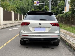 2021 Volkswagen Tiguan 380TSI L II (China Market), бежевый, 2400333 рублей, вид 4