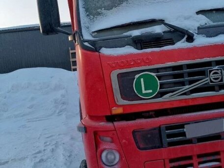 2007 Volvo FM, красный, 2700000 рублей, вид 4