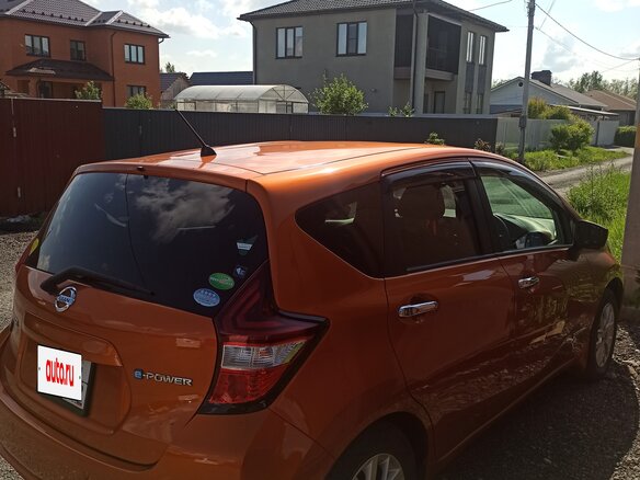 2017 Nissan Note e-Power II Рестайлинг, коричневый, 1350000 рублей - вид 5