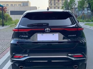 2025 Toyota Venza II, чёрный, 4282000 рублей, вид 4