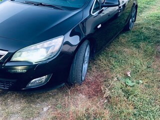 2010 Opel Astra J, чёрный, 750000 рублей, вид 2