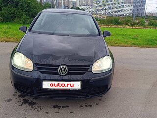 2004 Volkswagen Golf V, чёрный, 395000 рублей, вид 2