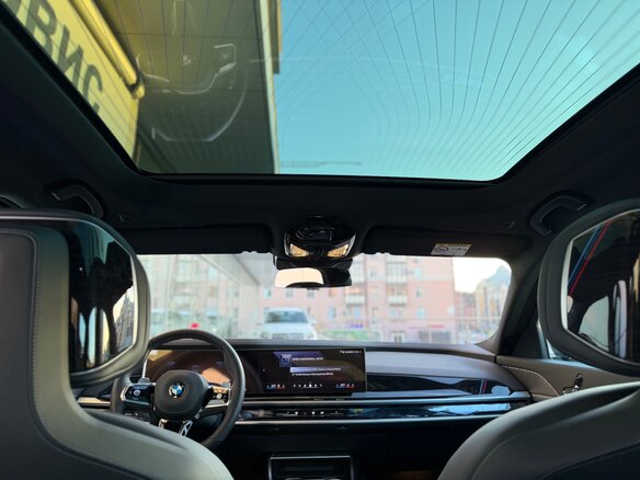 2025 BMW 7 серии 740i xDrive VII (G70), чёрный, 16500000 рублей - вид 9