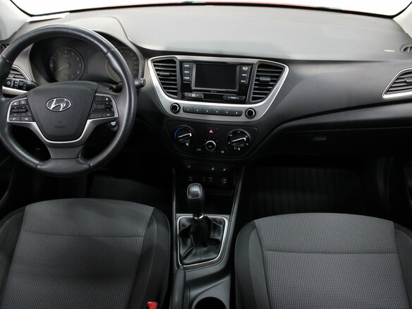 2017 Hyundai Solaris II, красный - вид 8