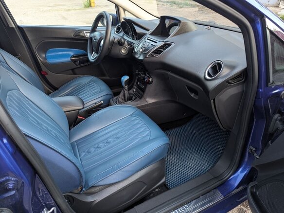 2016 Ford Fiesta Mk6 Рестайлинг, синий - вид 9