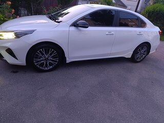 2022 Kia Cerato IV Рестайлинг, белый, 2500000 рублей, вид 4