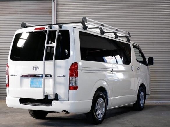 2023 Toyota HiAce H200 Рестайлинг, белый, 4989000 рублей - вид 2