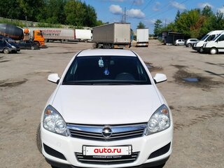 2010 Opel Astra H Рестайлинг, белый, 630000 рублей, вид 1
