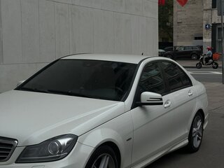 2012 Mercedes-Benz C-Класс 180 BlueEFFICIENCY III (W204) Рестайлинг, белый, 1450000 рублей, вид 1