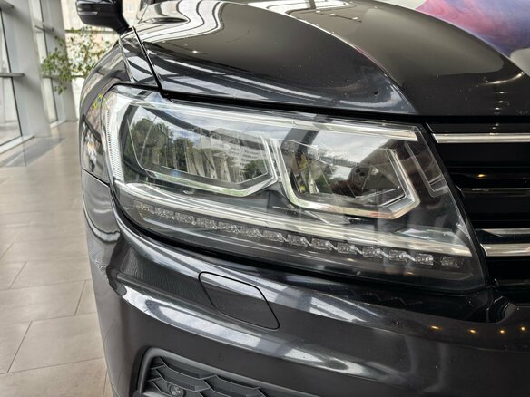 2019 Volkswagen Tiguan II, чёрный, 1929000 рублей - вид 15