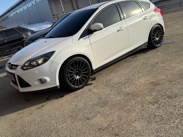 2011 Ford Focus III, белый, 900000 рублей