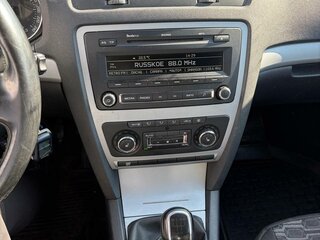 2013 Skoda Octavia II (A5) Рестайлинг, белый, 1086000 рублей, вид 5