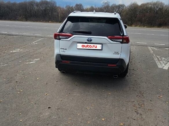 2020 Toyota RAV4 V (XA50), белый, 3500000 рублей - вид 3