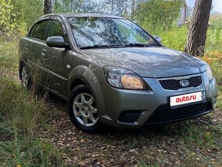 2011 Kia Rio II Рестайлинг, серебристый, 475000 рублей, вид 1