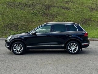 2017 Volkswagen Touareg II Рестайлинг, синий, 3200000 рублей, вид 4