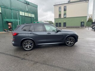 2020 BMW X5 40i IV (G05/G18), серый, 7800000 рублей, вид 4